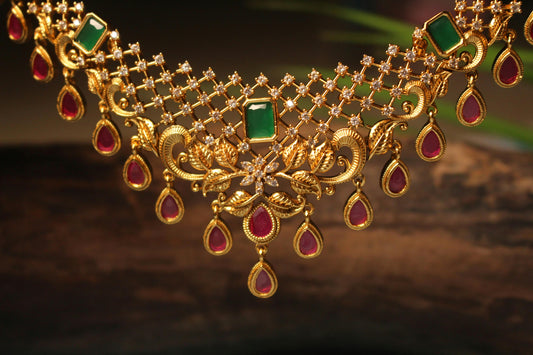 📝 Layering Techniques: Mixing and Matching Gold Jewelry Like a Pro